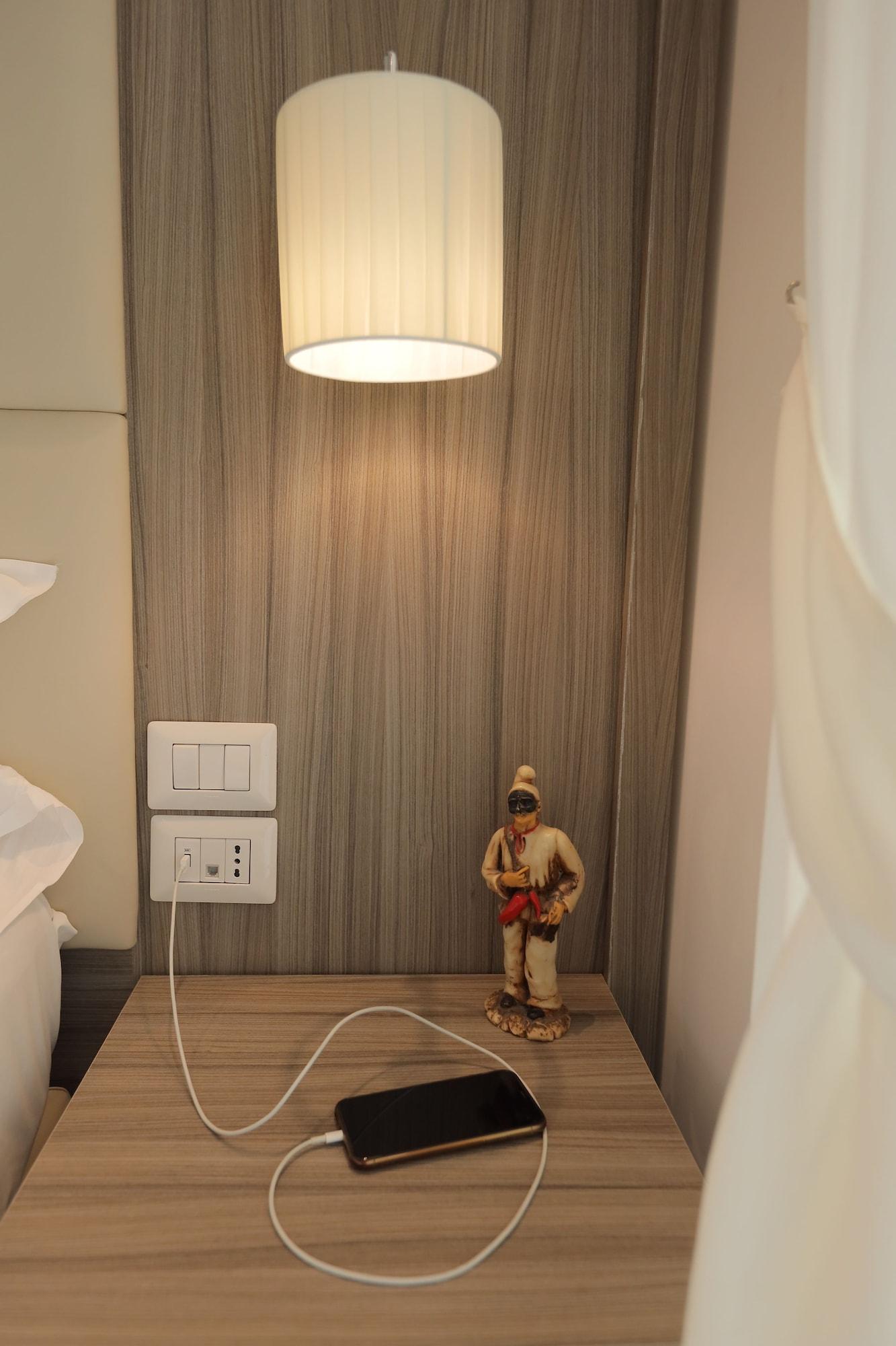 Garibaldi Suite เนเปิลส์ ภายนอก รูปภาพ