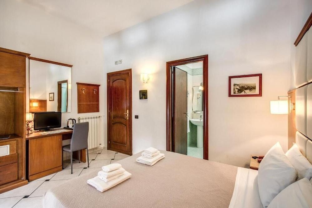Garibaldi Suite เนเปิลส์ ภายนอก รูปภาพ