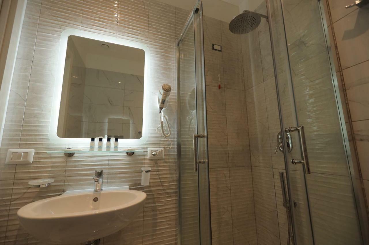 Garibaldi Suite เนเปิลส์ ภายนอก รูปภาพ
