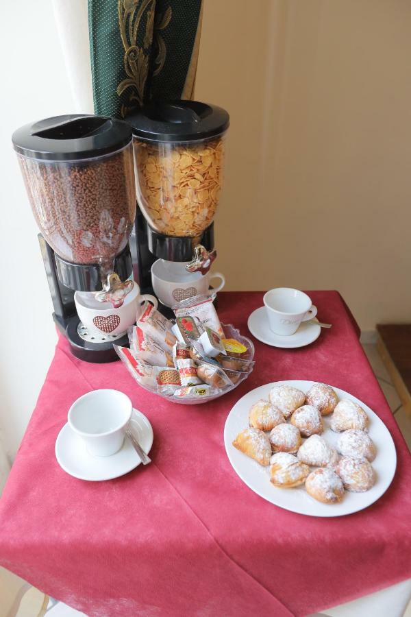Garibaldi Suite เนเปิลส์ ภายนอก รูปภาพ